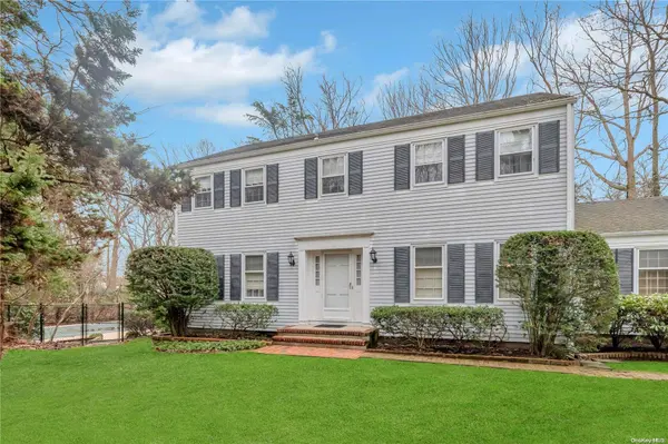 2 Harbor Hills DR, Port Jefferson, NY 11777
