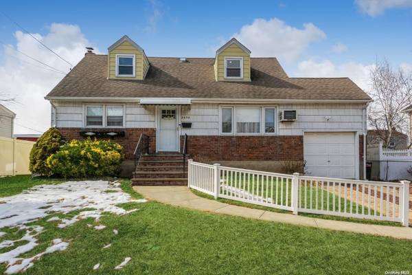 2498 Freeport ST, Wantagh, NY 11793