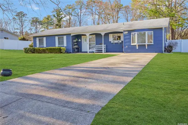 19 Akron, Shoreham, NY 11786