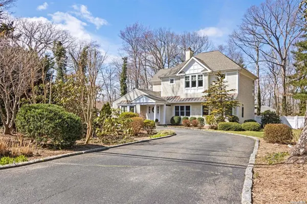 49 Cherry LN, Huntington, NY 11743