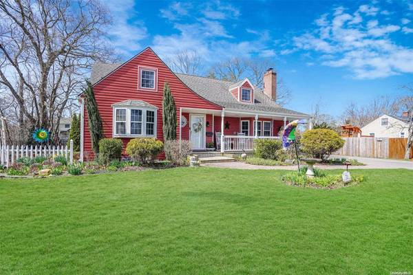 72 Ketcham AVE, Patchogue, NY 11772