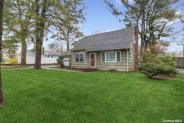 443 2nd AVE, East Northport, NY 11731