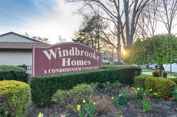 162 Feller DR #162, Central Islip, NY 11722