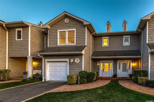 56 Ocean Watch #56, Freeport, NY 11520