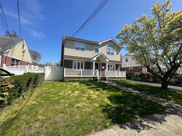 677 Cottage ST, Uniondale, NY 11553