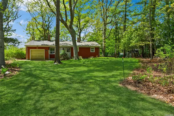 190 Gull Pond LN, Greenport, NY 11944