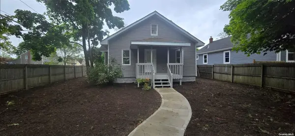 91 W 11th ST, Huntington Station, NY 11746