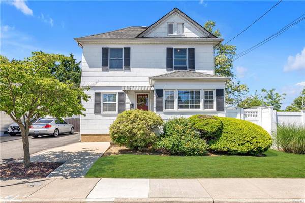 2729 Wilson AVE, Bellmore, NY 11710