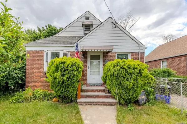 135 Mason ST, Hempstead, NY 11550