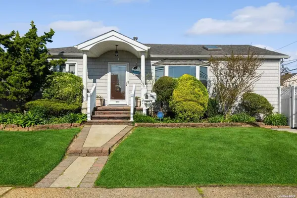 673 Guy Lombardo AVE, Freeport, NY 11520