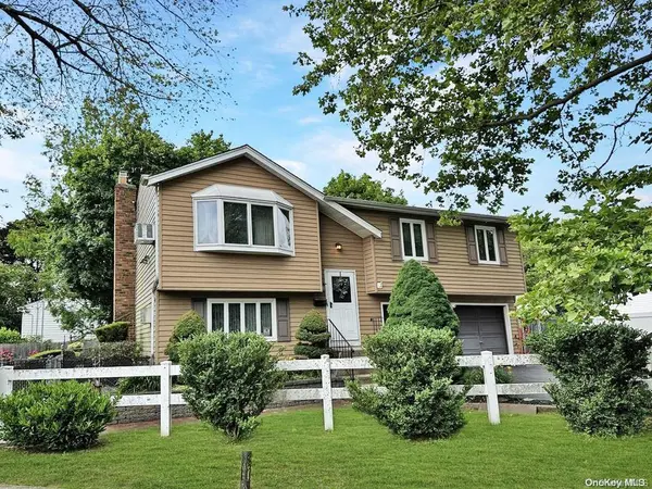 1A Lori CT, Northport, NY 11768