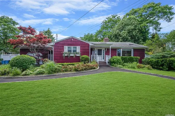 24 Washington AVE, East Islip, NY 11730