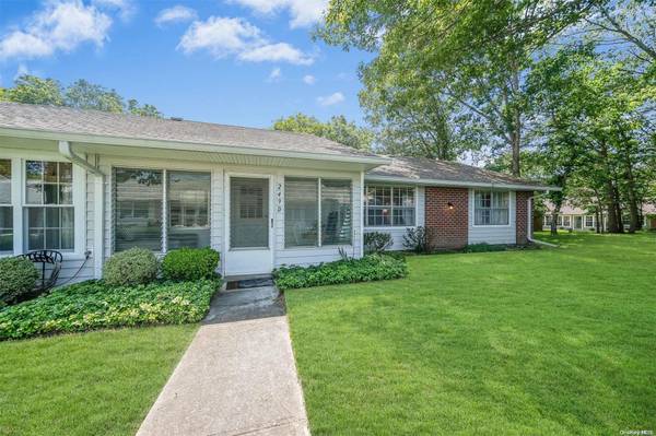 249 Newcastle CT #D, Ridge, NY 11961