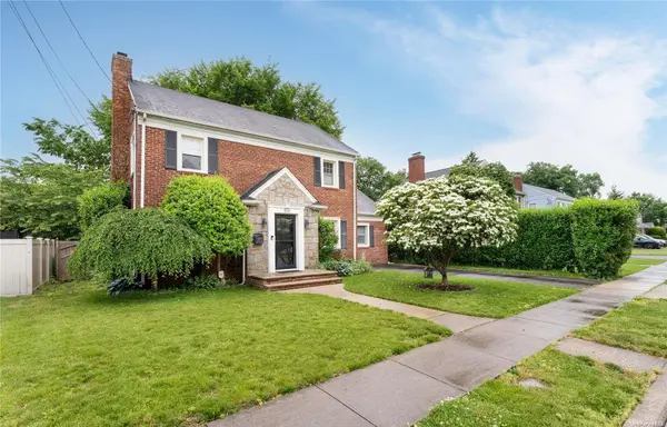 1576 Victoria ST, North Baldwin, NY 11510