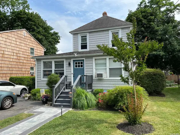 1048 5th AVE, East Northport, NY 11731