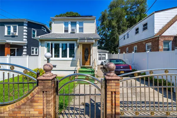 189-05 118th AVE, Saint Albans, NY 11412
