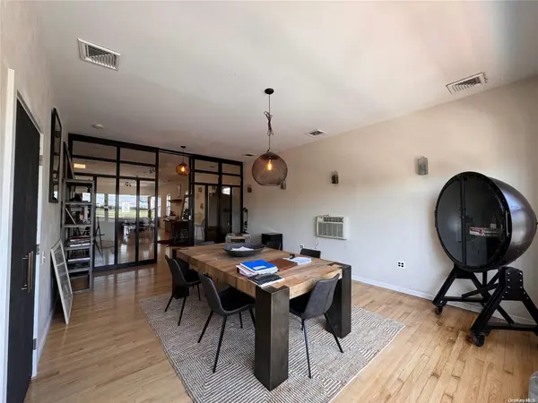 219 Beach 116th ST #2, Rockaway Park, NY 11694