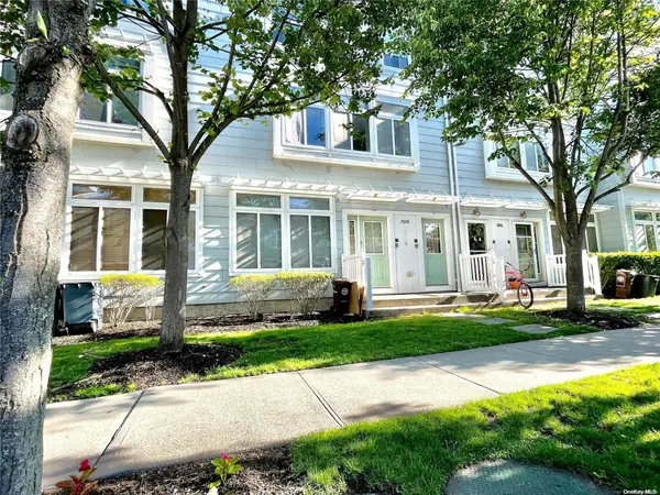 76-08 Aquatic DR, Arverne, NY 11692