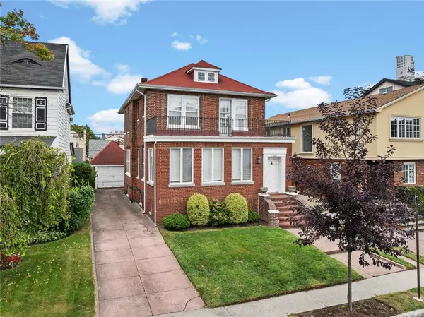 240 Amherst ST, Manhattan Beach, NY 11235