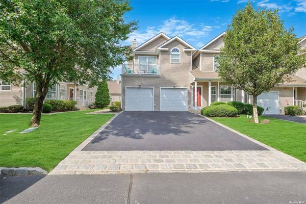 6 Halley LN #6, Miller Place, NY 11764