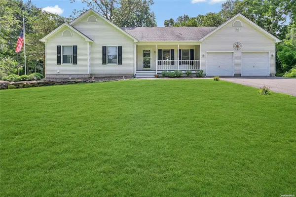 810 Greenfields LN, Southold, NY 11971