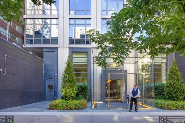 310 W 52nd ST #12D, New York, NY 10019