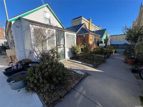 100-09 B Rockaway Bch Blv, Rockaway Park, NY 11694