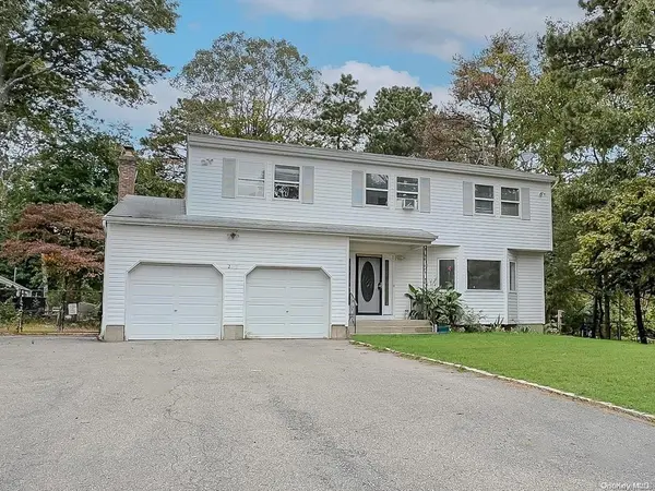2013 William Floyd Pkwy, Ridge, NY 11961