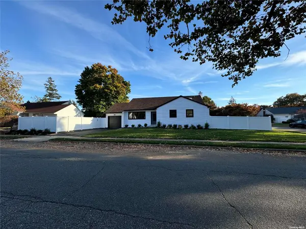 1486 Cleveland AVE, East Meadow, NY 11554