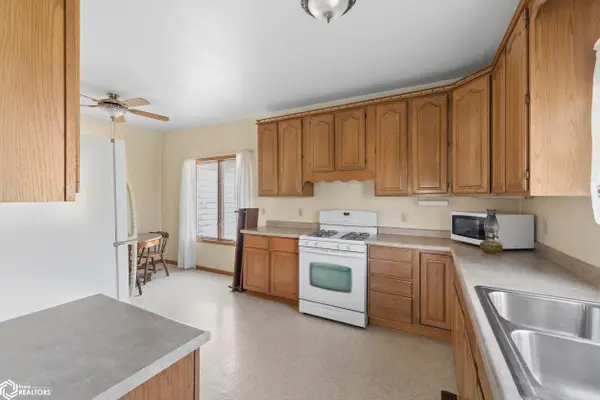 13842 210th ST, Mason City, IA 50401