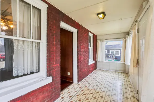 2256 White Oak Avenue, Whiting, IN 46394