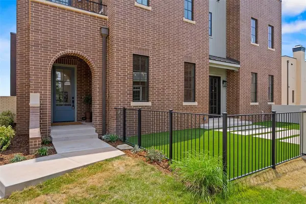 502 NE 2nd ST, Oklahoma City, OK 73104