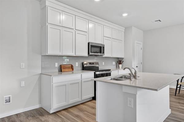 745 Cumberland DR, Guthrie, OK 73044
