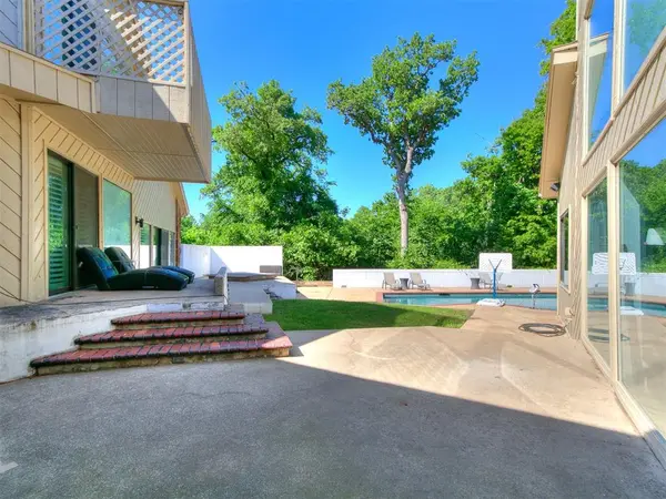 913 Oak Tree DR, Edmond, OK 73025