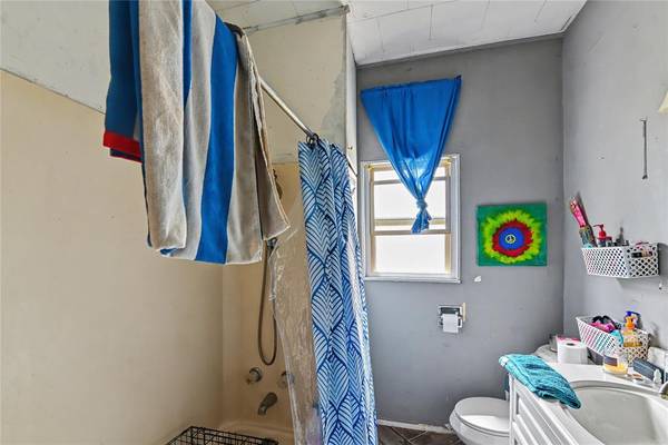 121 W 3rd ST, Fargo, OK 73840