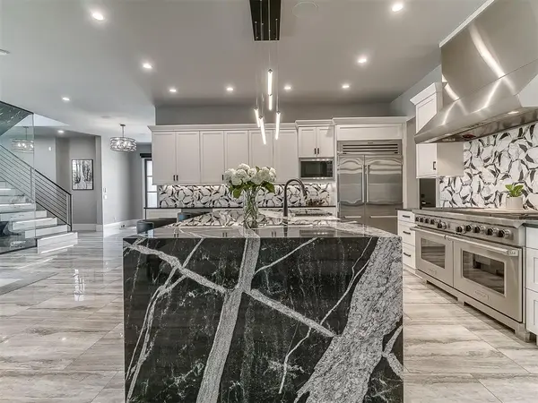 15617 Woodleaf LN, Edmond, OK 73013