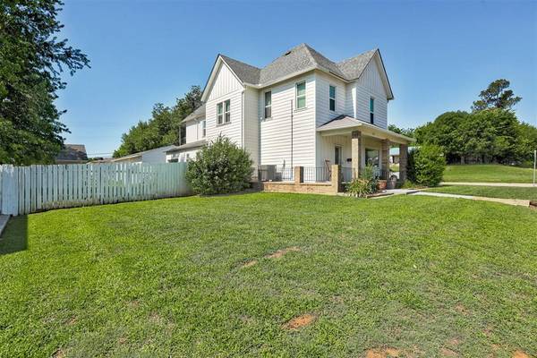 1323 W Noble AVE, Guthrie, OK 73044