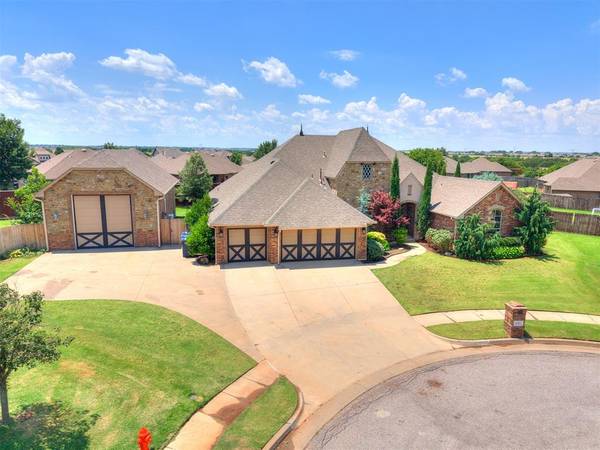 14401 Yorkshire LN, Oklahoma City, OK 73142