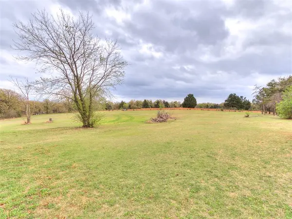 11841 Sandrock RDG, Guthrie, OK 73044
