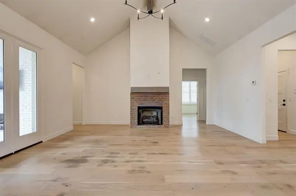 3916 Stone Hill LN, Edmond, OK 73034