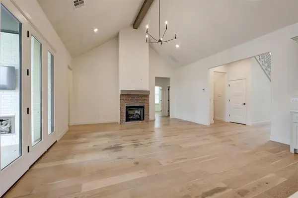 3916 Stone Hill LN, Edmond, OK 73034