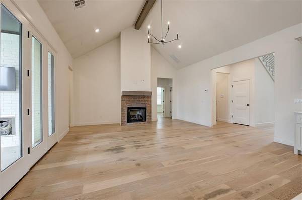3916 Stone Hill LN, Edmond, OK 73034