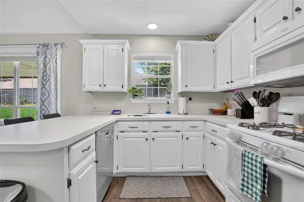 1820 Cherokee TRL, Choctaw, OK 73020