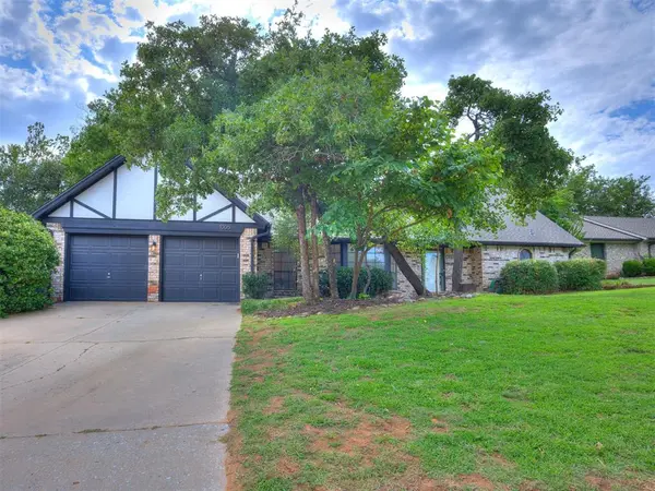 1005 Mary Lee LN, Edmond, OK 73034