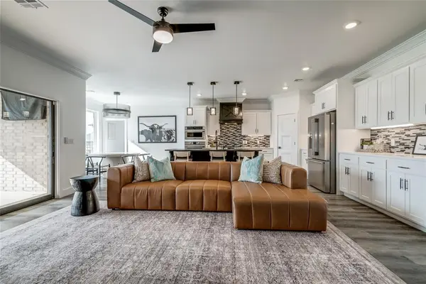 22297 Forester LN, Edmond, OK 73025