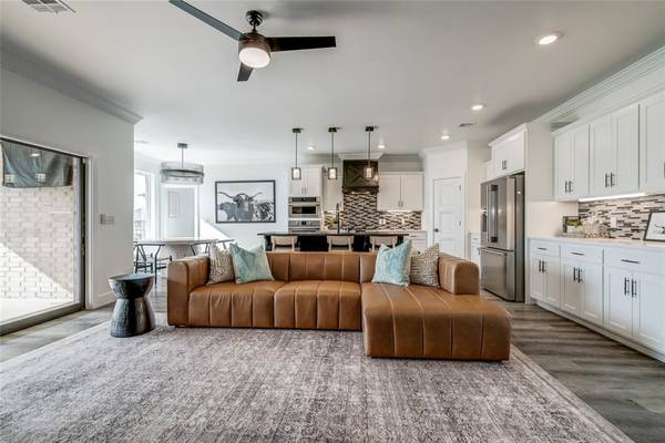 22297 Forester LN, Edmond, OK 73025
