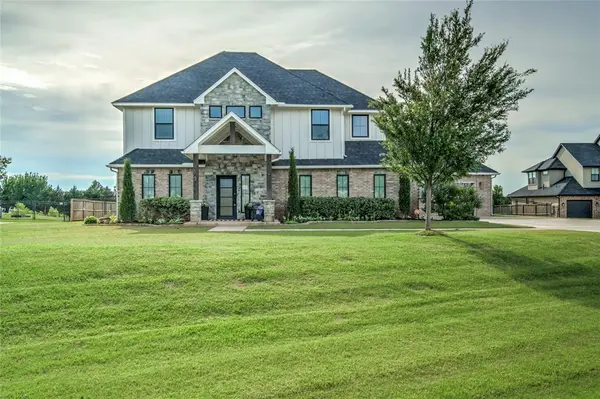 22297 Forester LN, Edmond, OK 73025