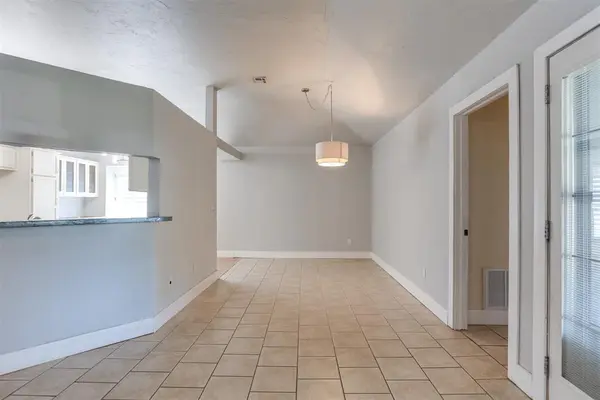 1612 Glacier LN, Edmond, OK 73003
