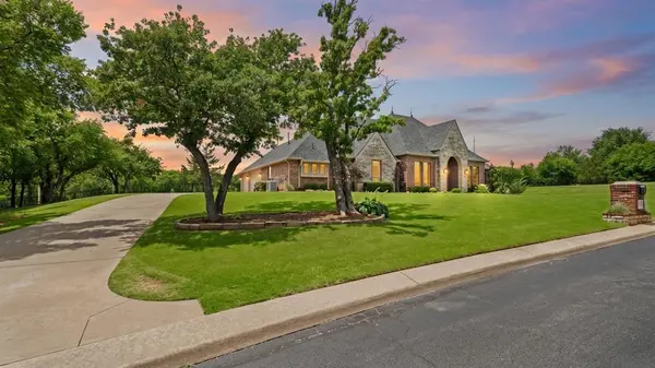2209 Crestwood DR, Jones, OK 73049