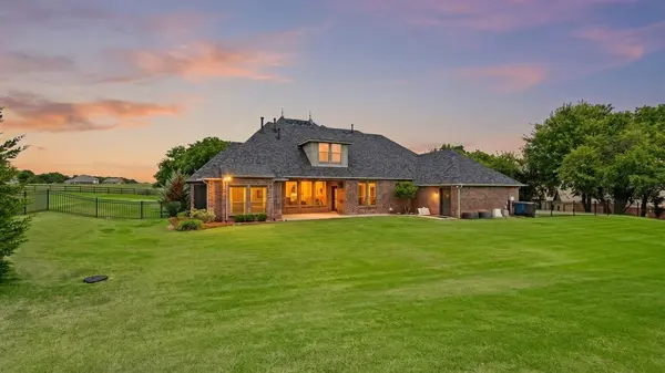 2209 Crestwood DR, Jones, OK 73049